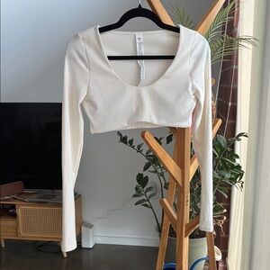 Alo Yoga Ribbed Cropped Long Sleeve- Cream